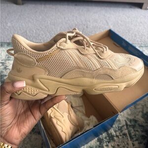 Adidas Ozweego size W10